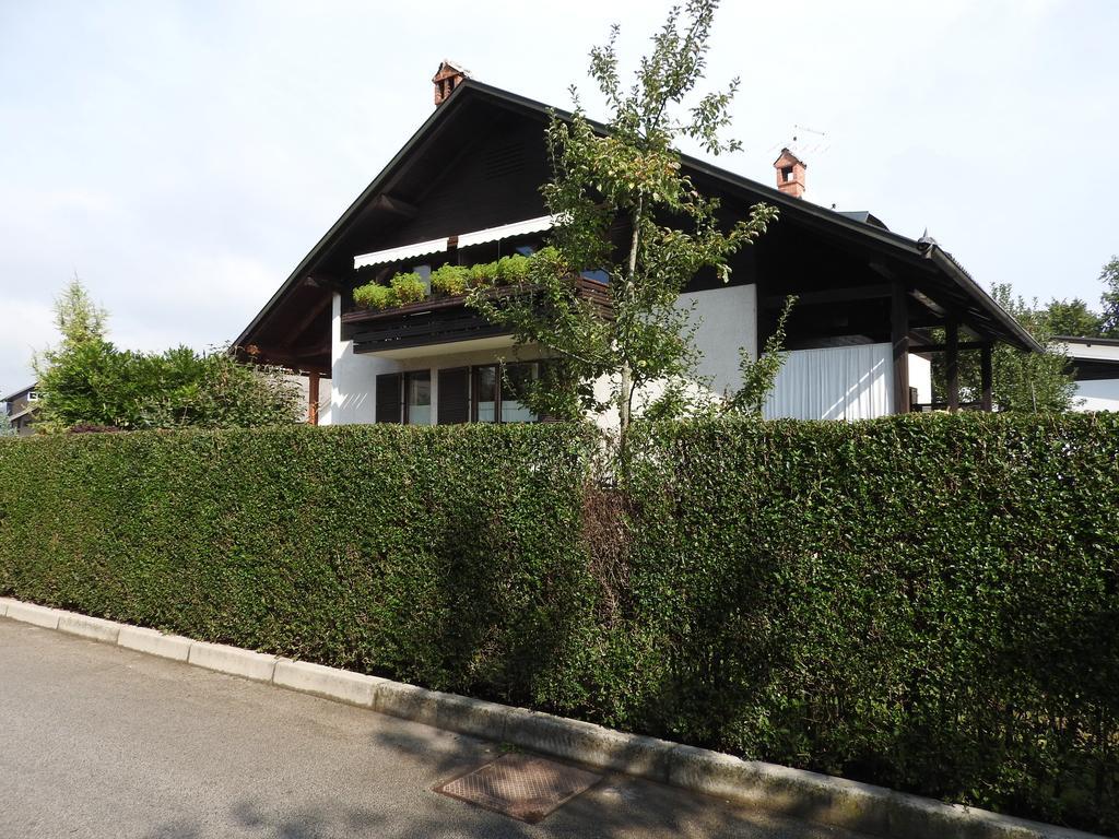 Guest House Vera Bled Bagian luar foto