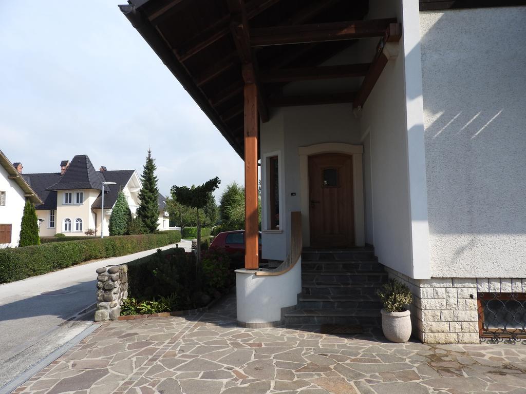 Guest House Vera Bled Bagian luar foto